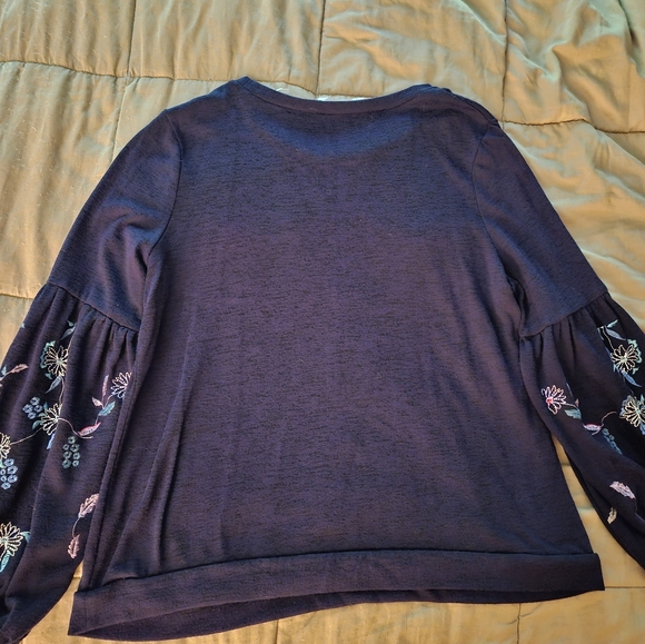 Sweater - Picture 5 of 5
